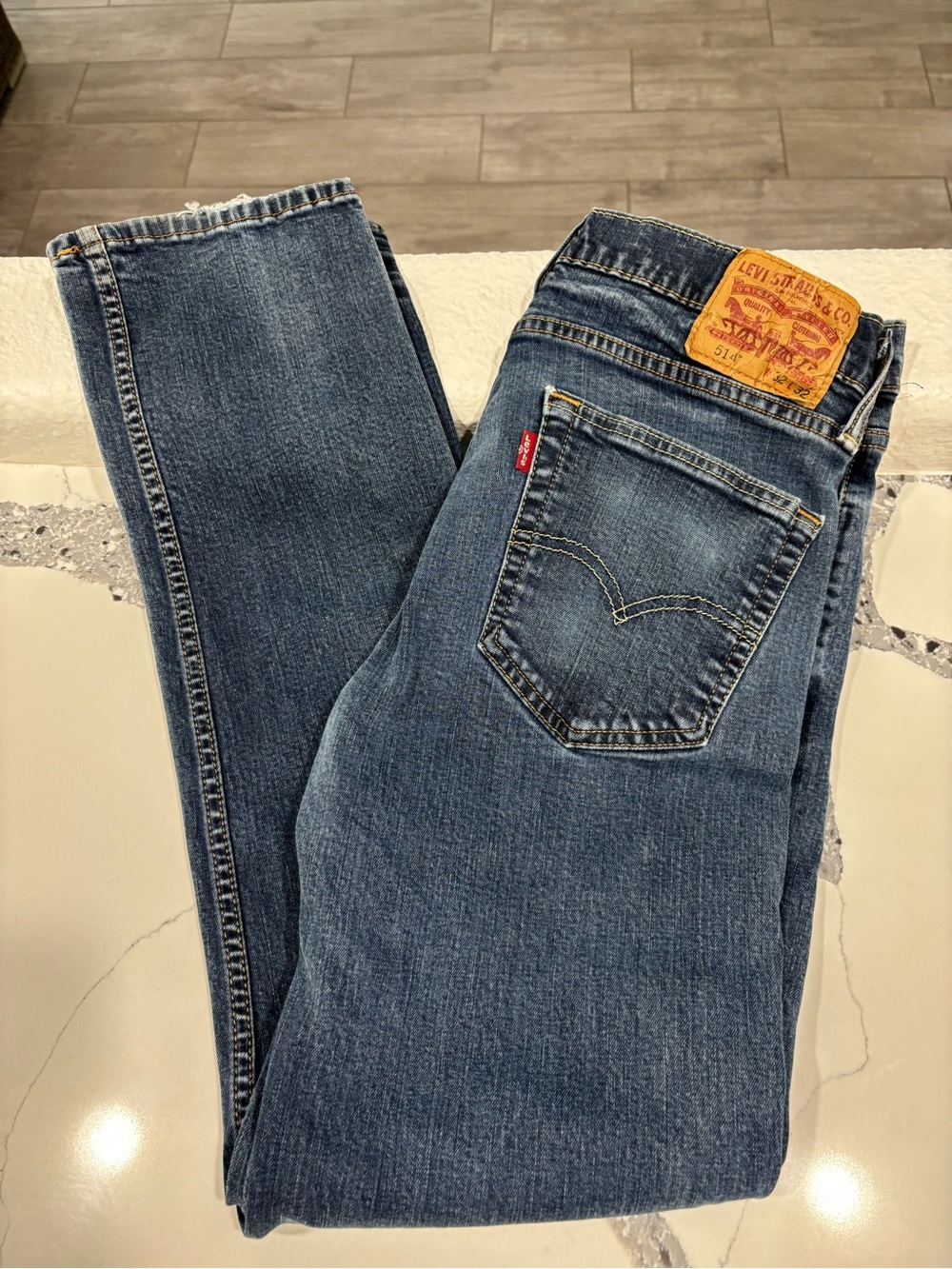 Levi's 514  Men's Medium Blue Straight-Leg Jeans